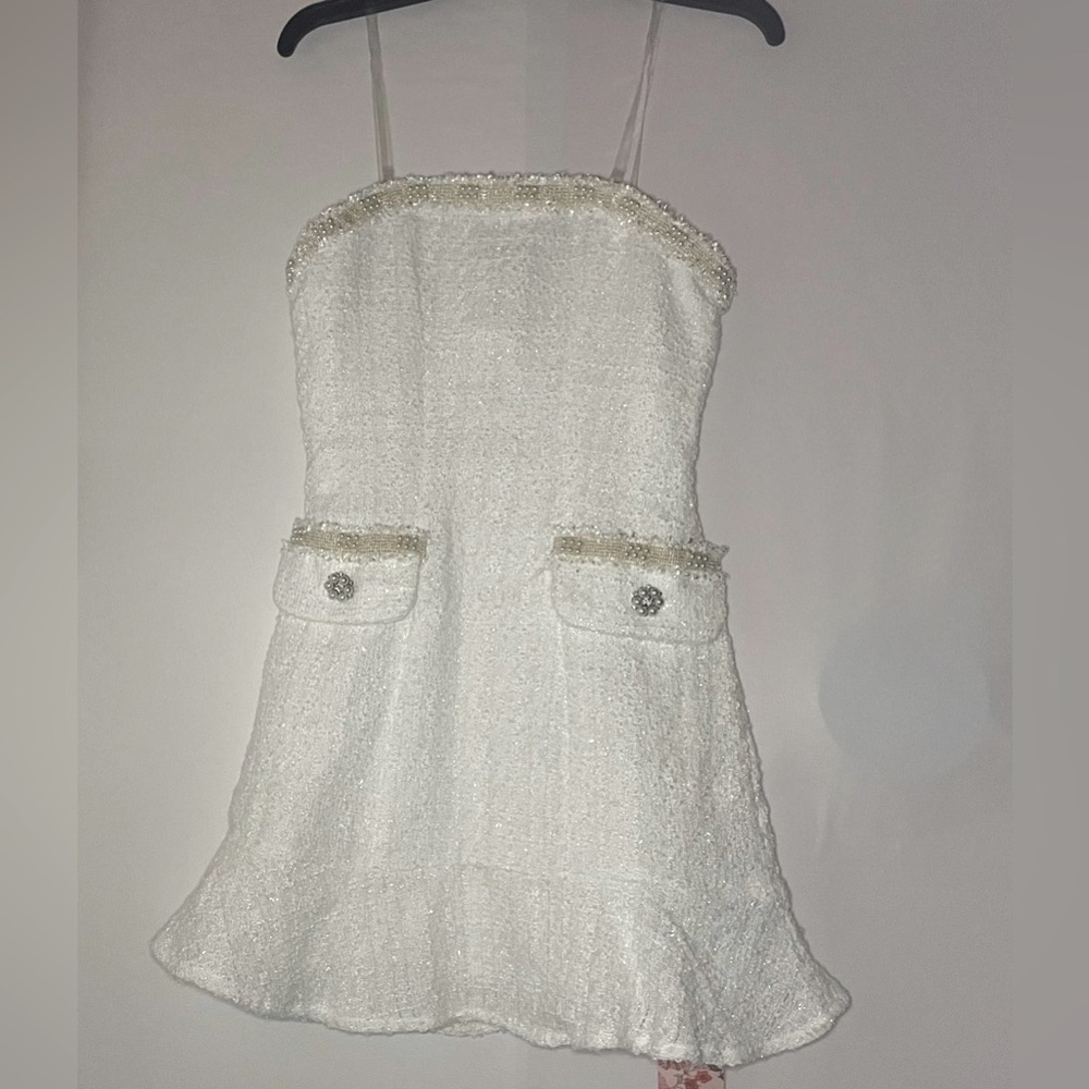 White bodycon dress